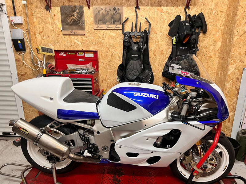 SUZUKI GSXR600 GSXR750 SRAD RACE FAIRING